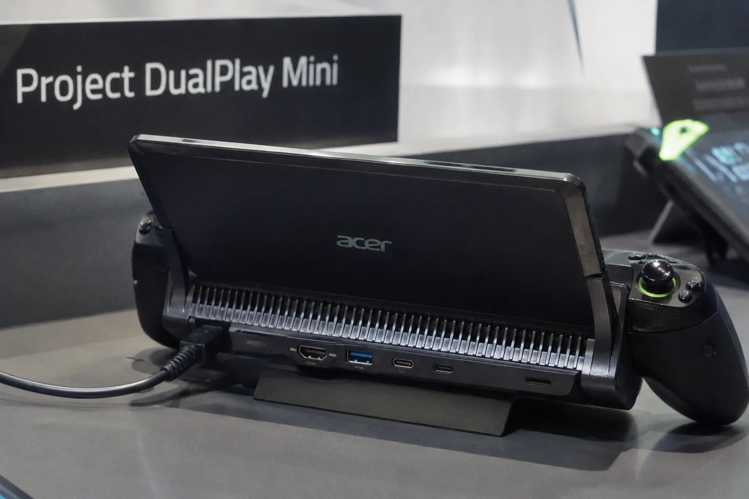 Acer Project DualPlay Mini: инженерный вызов в формате 8-дюймового игрового гибрида