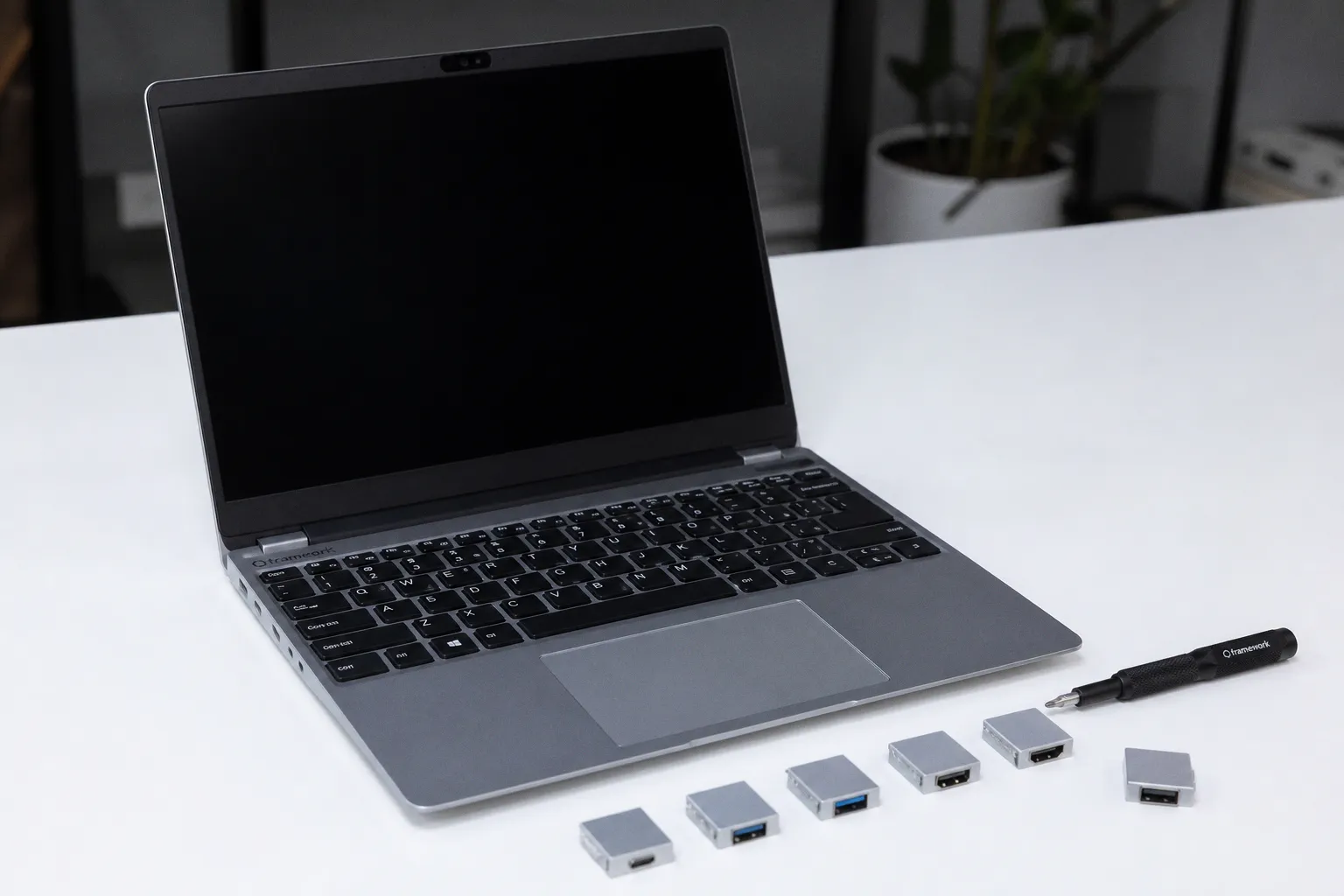 Framework Laptop 13 Pro: стоит ли платить 3000 долларов за ноутбук, который можно разобрать самому