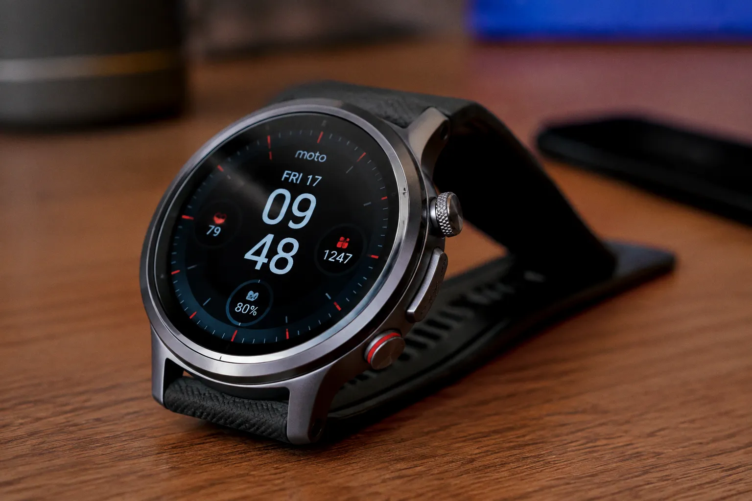 Moto Watch Ultra: полноценные смарт-часы на Wear OS 6 с интеграцией Polar
