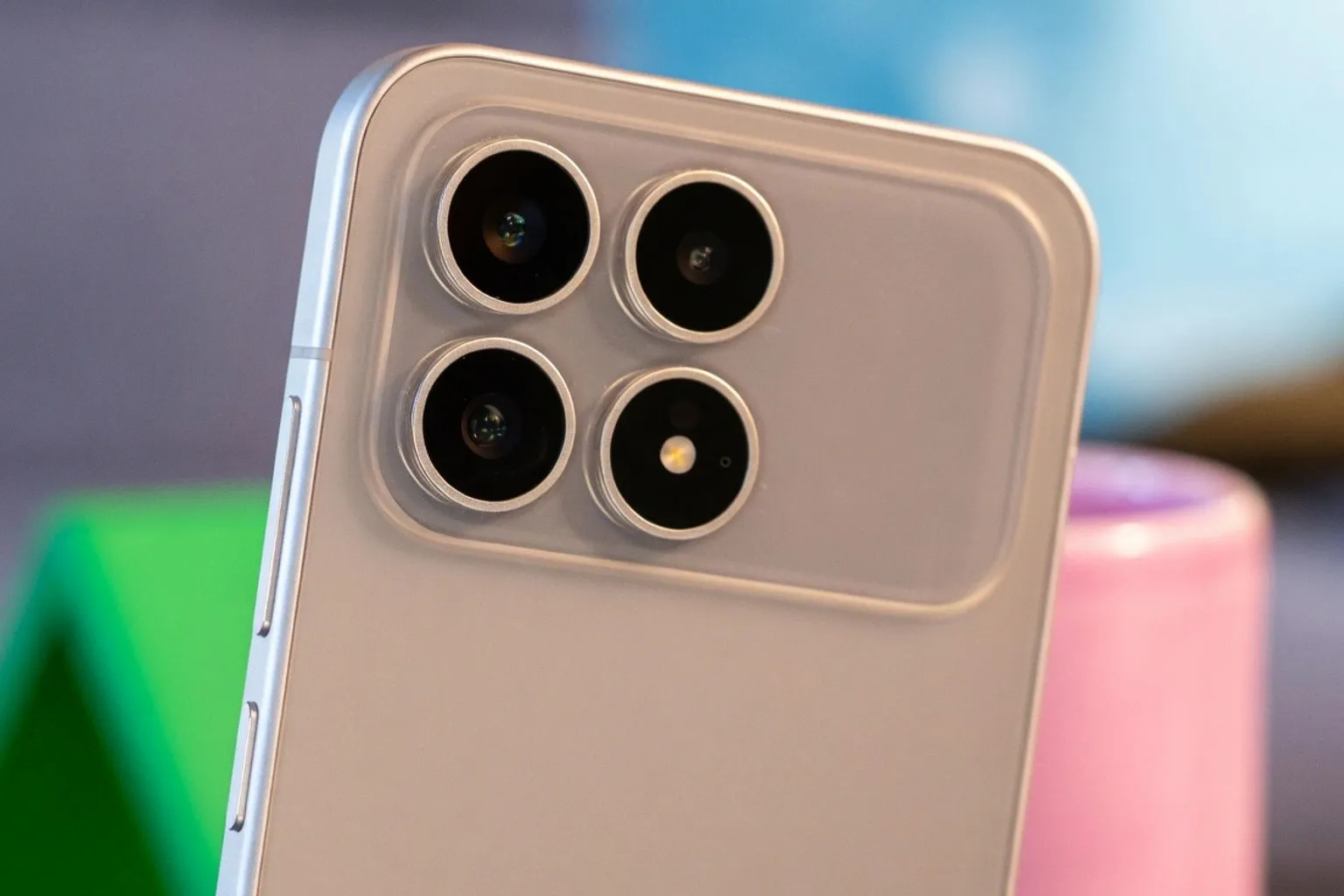Новые флагманы POCO F9 Pro и F9 Ultra: рекордная частота экрана 185 Гц и батарея 8050 мАч