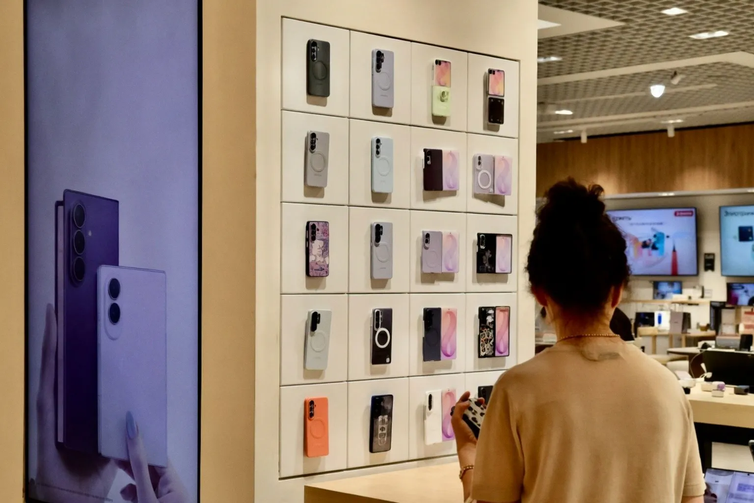 Почему Samsung доминирует на рынке складных смартфонов и как это влияет на конкуренцию
