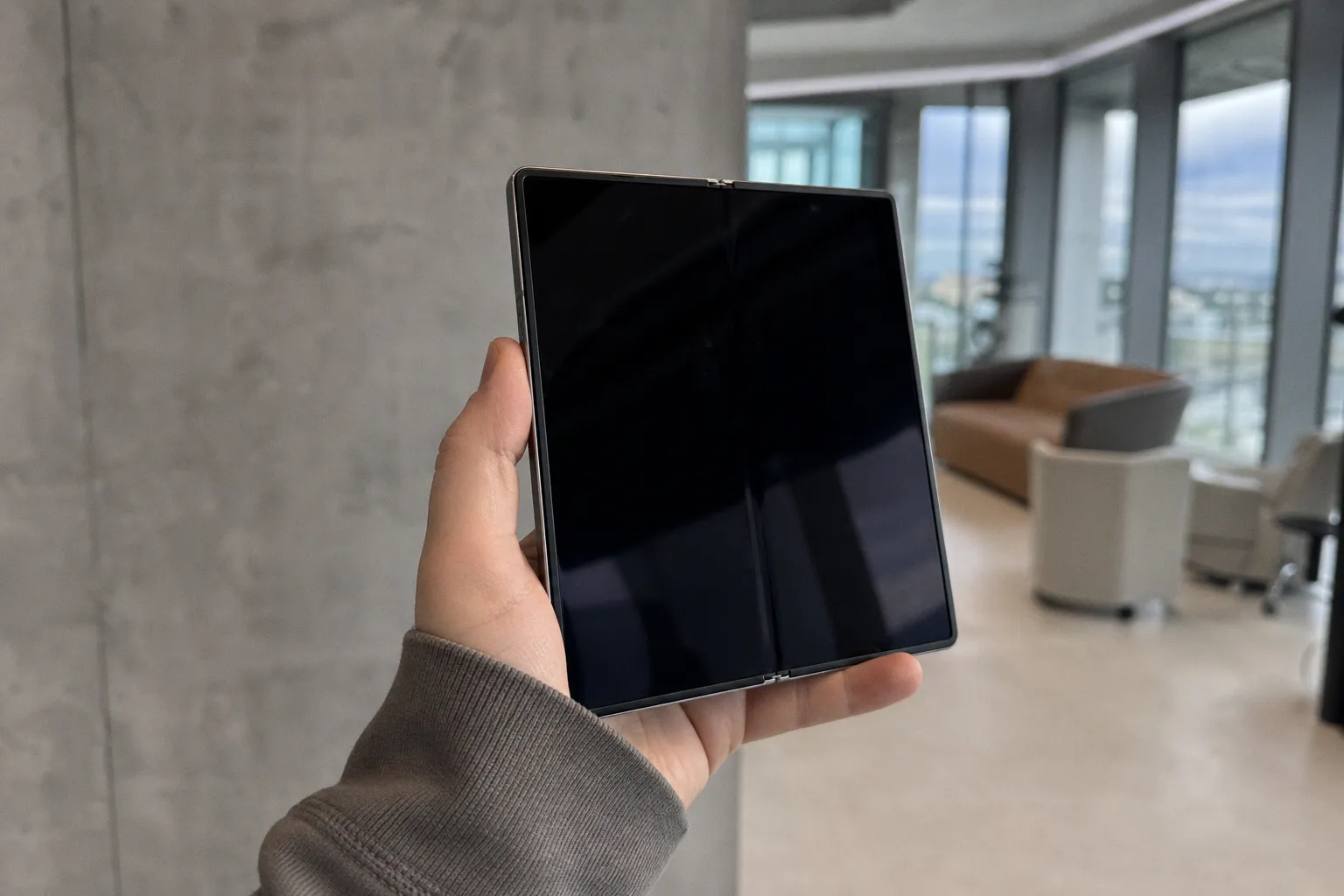 Samsung Galaxy Z Fold 8 Ultra: титановый корпус и характеристики нового флагмана