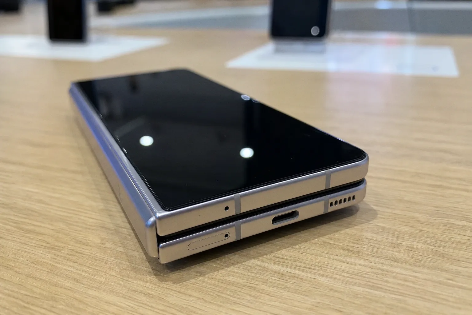 Samsung представила новую линейку складных смартфонов в преддверии выхода Apple
