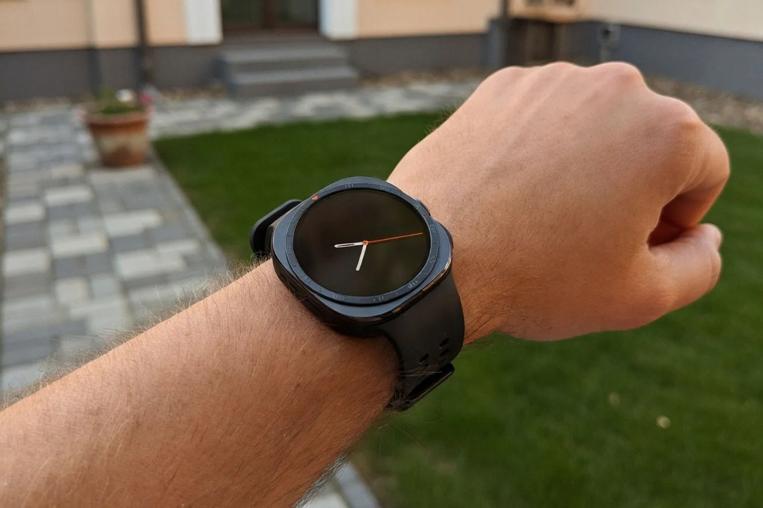 Samsung внедряет нейросети в Galaxy Watch для глубокого анализа здоровья