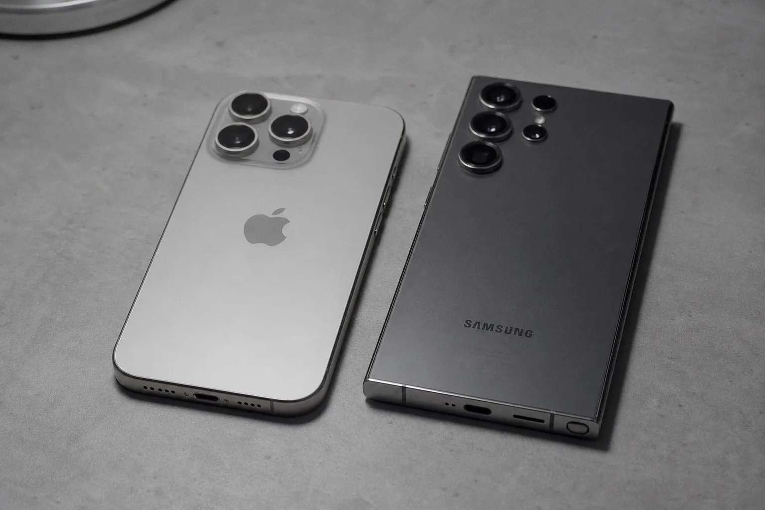 Сравнение смартфонов Apple и Samsung в 2026 году: выбор телефона для комфортной жизни в РФ